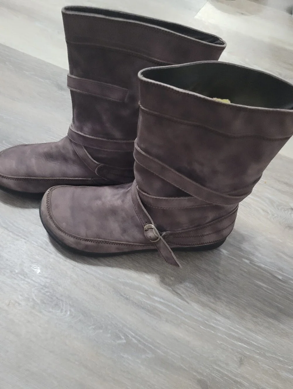 Mid Calf Suede Moccasin Style Boot Size 39 8.5 Fall Western Buckle Gorpcore